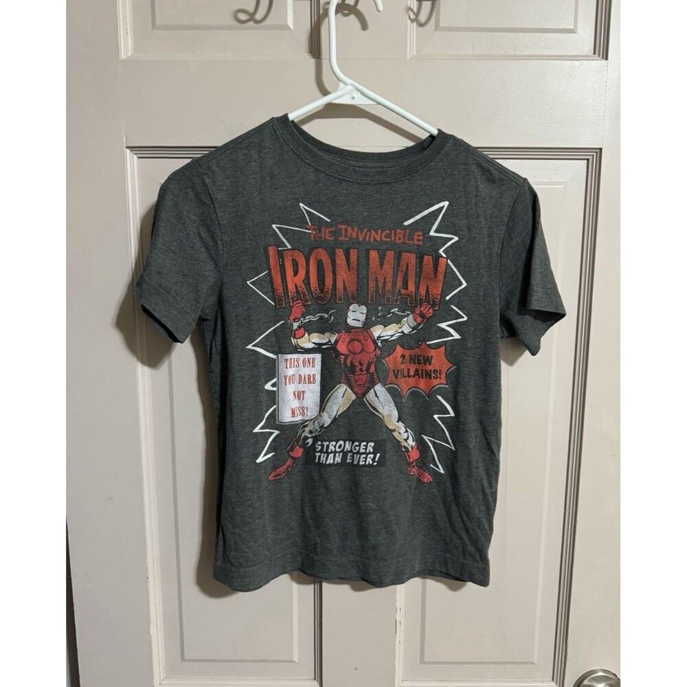 Boys The Invincible Iron Man T-shirt Size Medium Marvel Short Sleeve